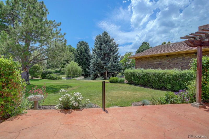 8101 E Dartmouth Ave #33, Denver, CO 80231