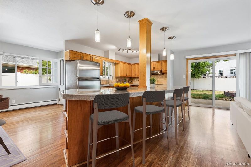 11642 E 2nd Ave, Aurora, CO 80010