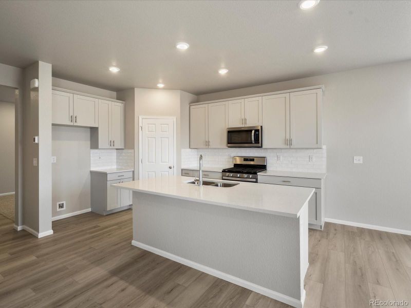 9102 Quintero St, Commerce City, CO 80022