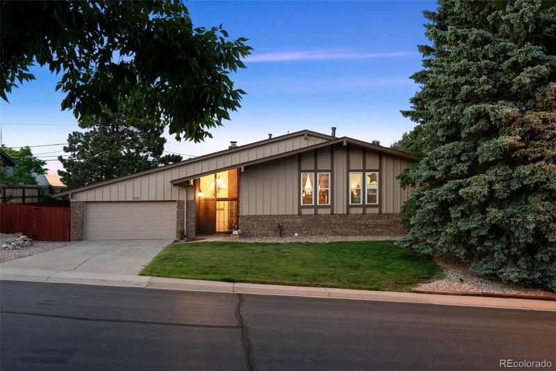1300 S Foothill Dr, Lakewood, CO 80228