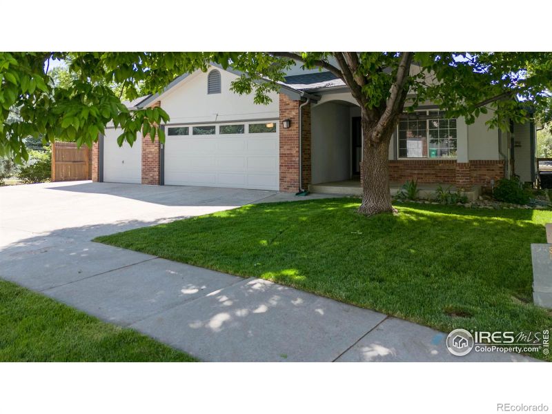 5703 Meadow Creek Ln, Loveland, CO 80538