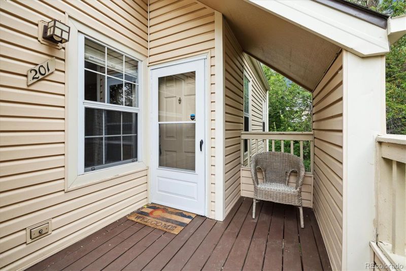 959 S Miller St #201, Lakewood, CO 80226