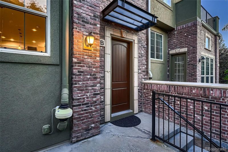 955 Elmhurst Dr #B, Highlands Ranch, CO 80129