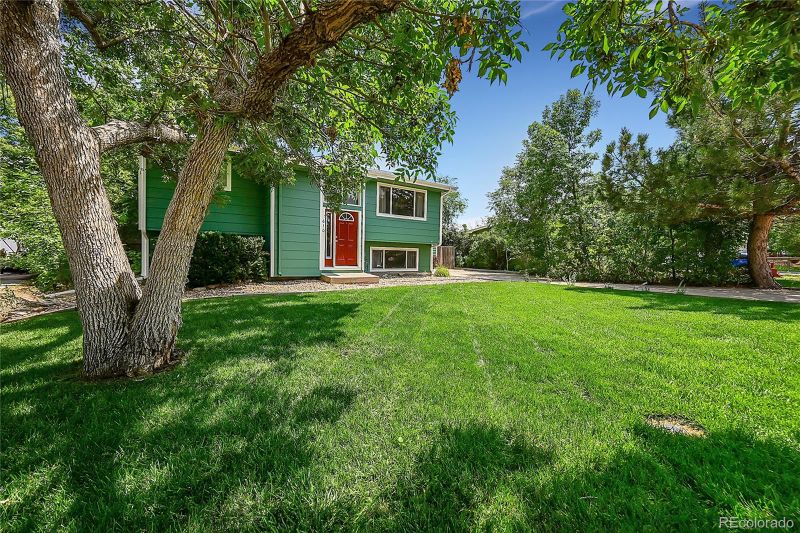 610 2nd St, Bennett, CO 80102