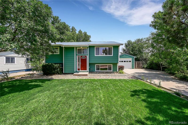 610 2nd St, Bennett, CO 80102