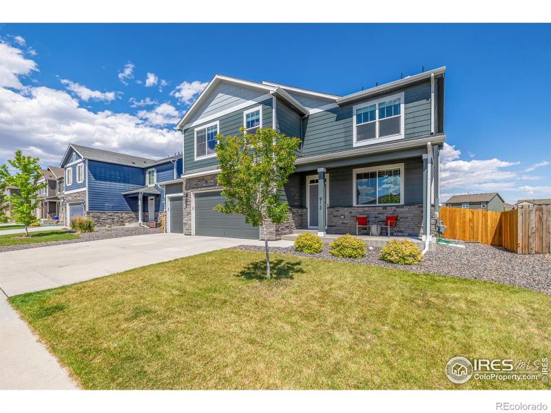 913 Camberly Dr, Windsor, CO 80550