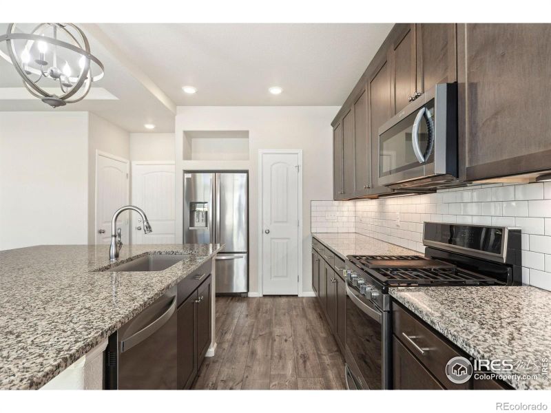 3627 Abbotswood Dr, Johnstown, CO 80534