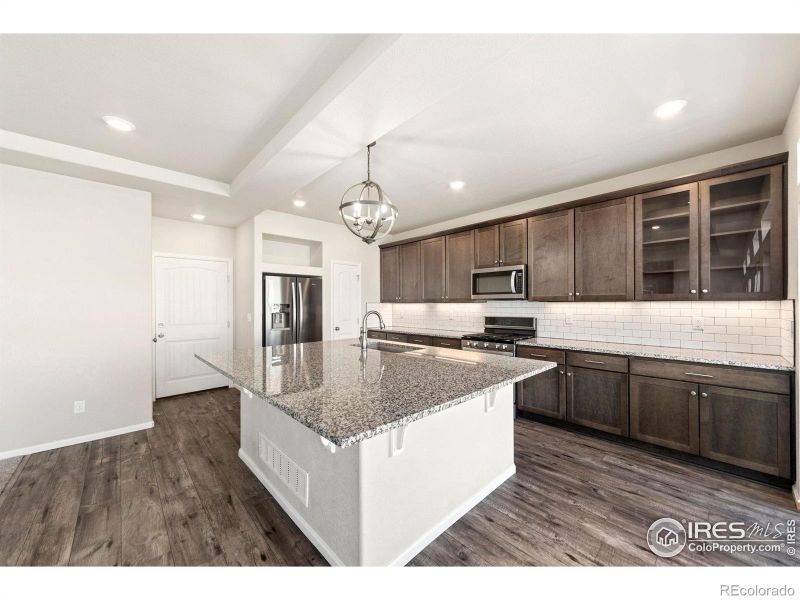 3627 Abbotswood Dr, Johnstown, CO 80534