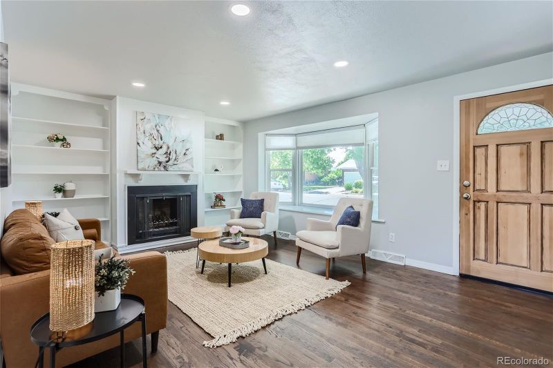 7004 S Cherry St, Centennial, CO 80122