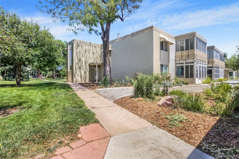 655 S Clinton St #10A, Denver, CO 80247