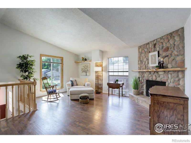 1805 Lincoln Dr, Longmont, CO 80501