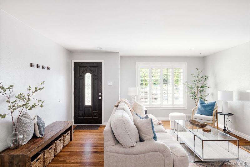 1390 Dahlia St, Denver, CO 80220