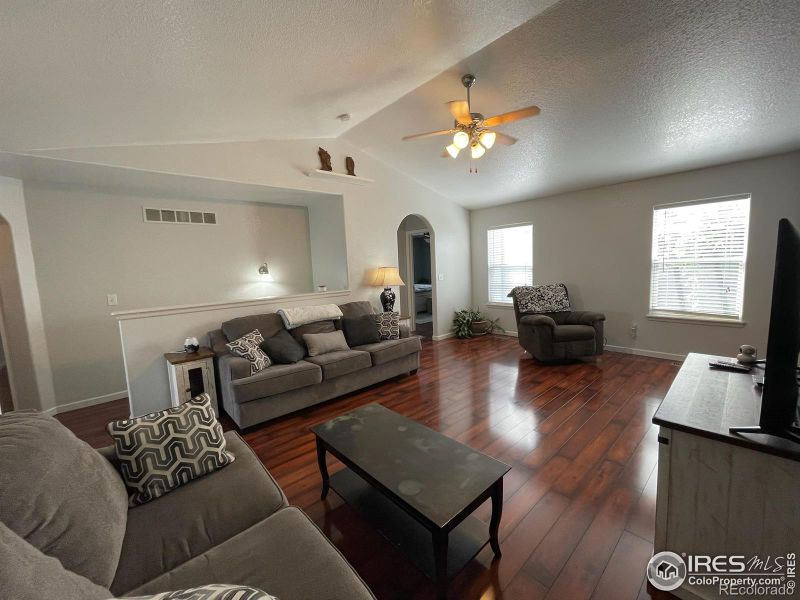 3019 42nd Ave Ct, Greeley, CO 80634