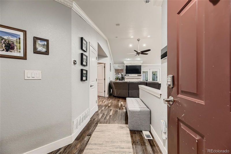 1586 S Richfield Way, Aurora, CO 80017