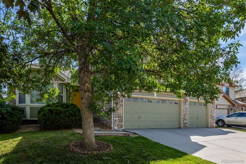 3164 E 105th Pl, Northglenn, CO 80233