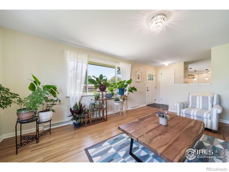 856 Applewood Dr, Lafayette, CO 80026