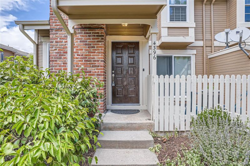 4396 S Blackhawk Way, Aurora, CO 80015