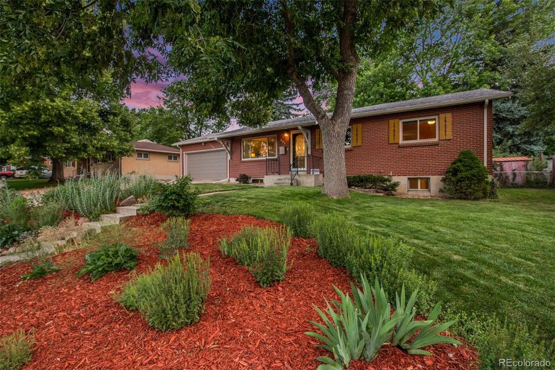 421 S Taft St, Lakewood, CO 80228