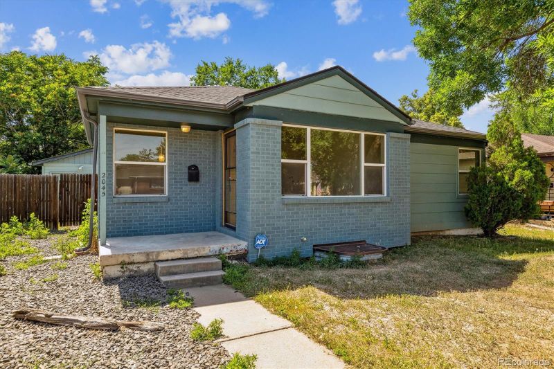 2045 Newark St, Aurora, CO 80010