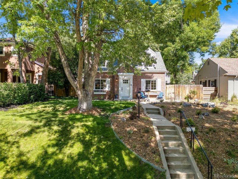 1240 Oneida St, Denver, CO 80220