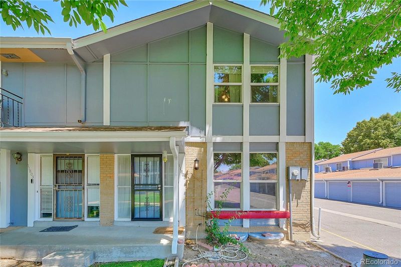 11801 E Canal Dr, Aurora, CO 80011