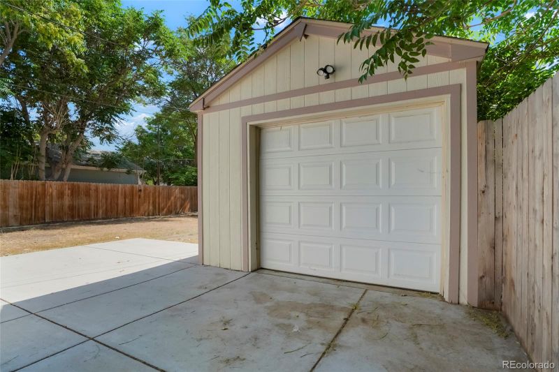 2240 Macon St, Aurora, CO 80010