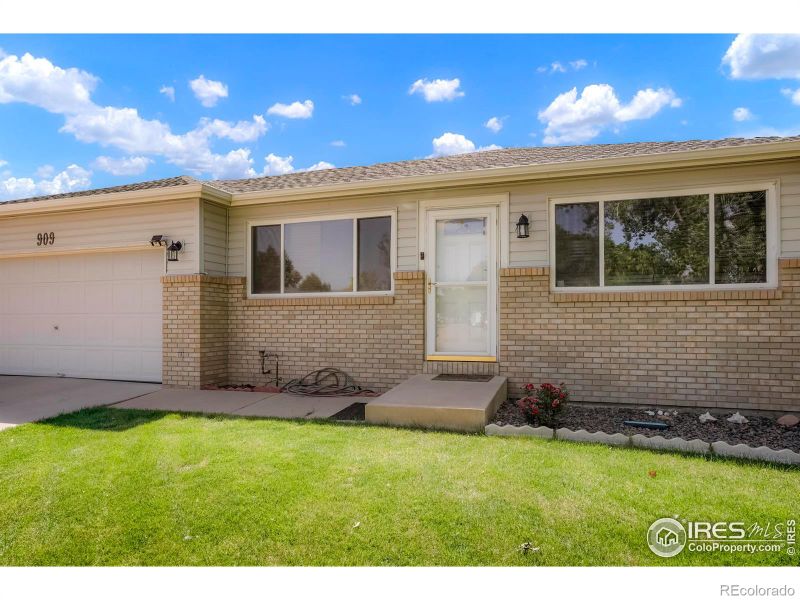 909 Fir Ave, Fort Lupton, CO 80621