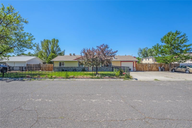 3207 W Chipeta Ct, Clifton, CO 81520