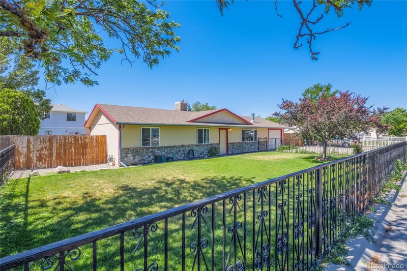 3207 W Chipeta Ct, Clifton, CO 81520