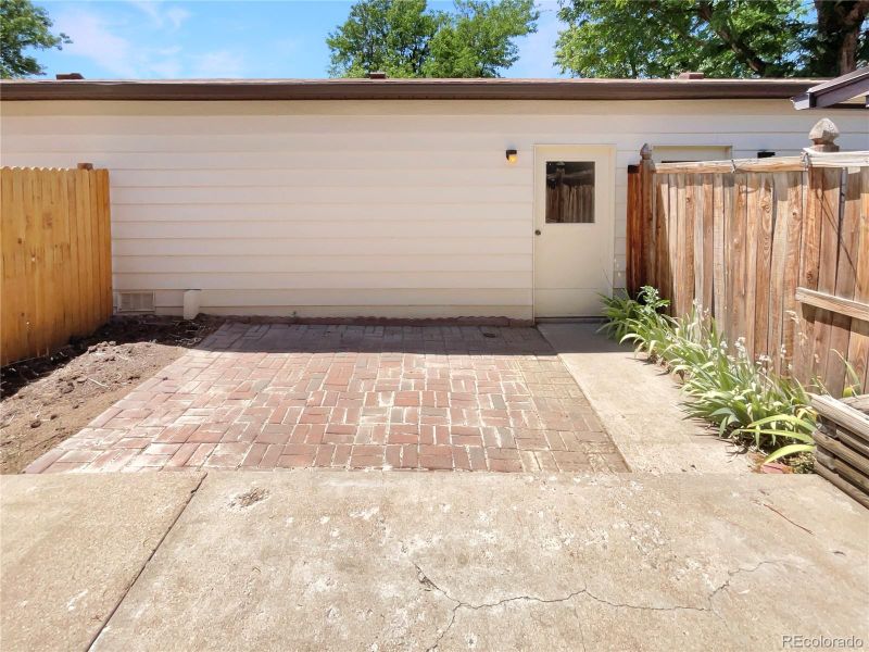3583 S Kittredge St #B, Aurora, CO 80013