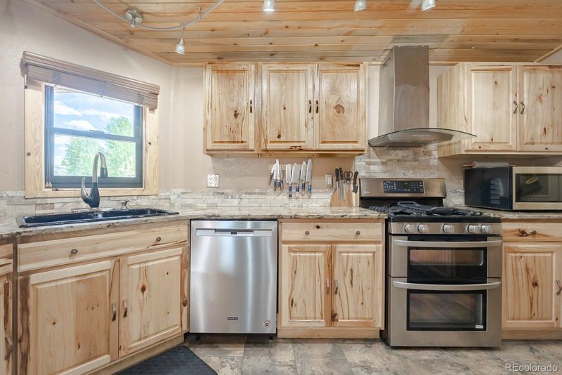 305 Vista Ave, Granby, CO 80446