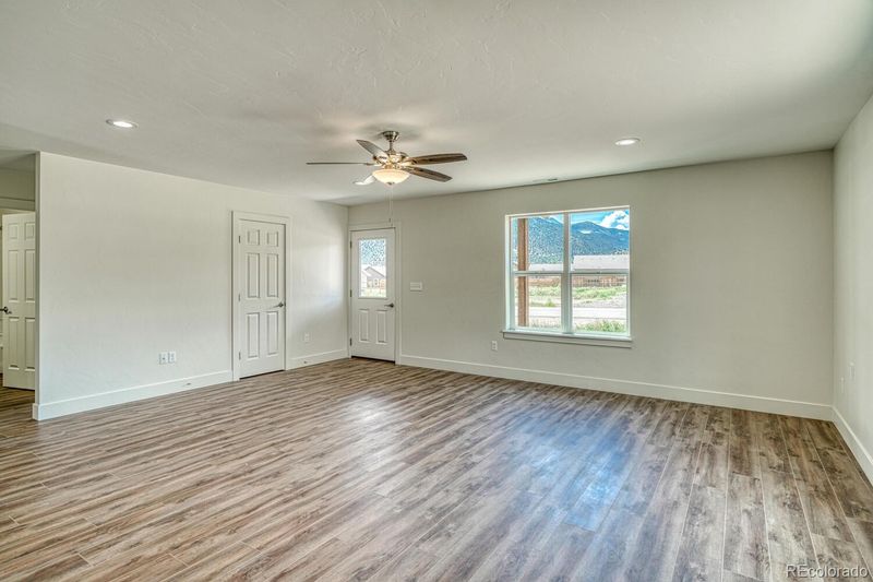 870 Hoover Cir, Poncha Springs, CO 81242