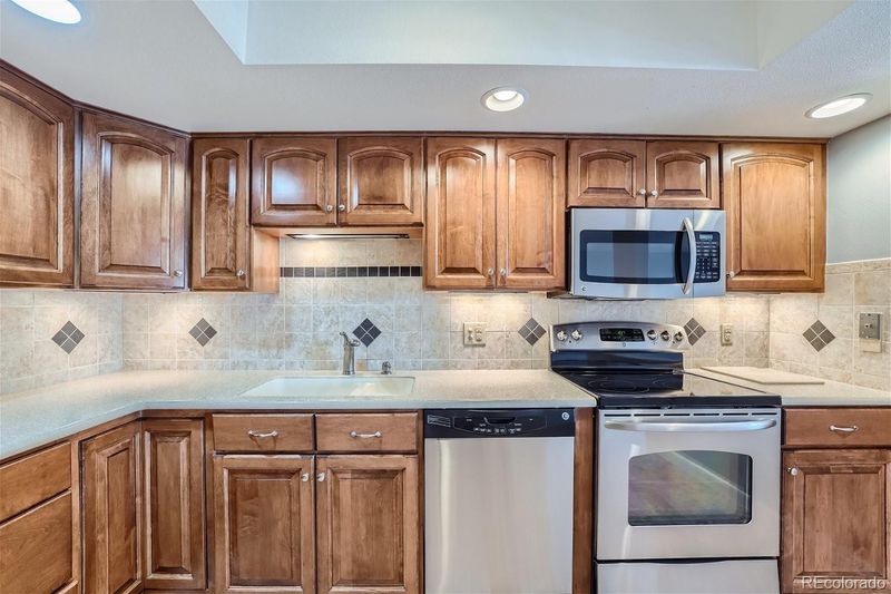 14001 E Marina Dr #212, Aurora, CO 80014