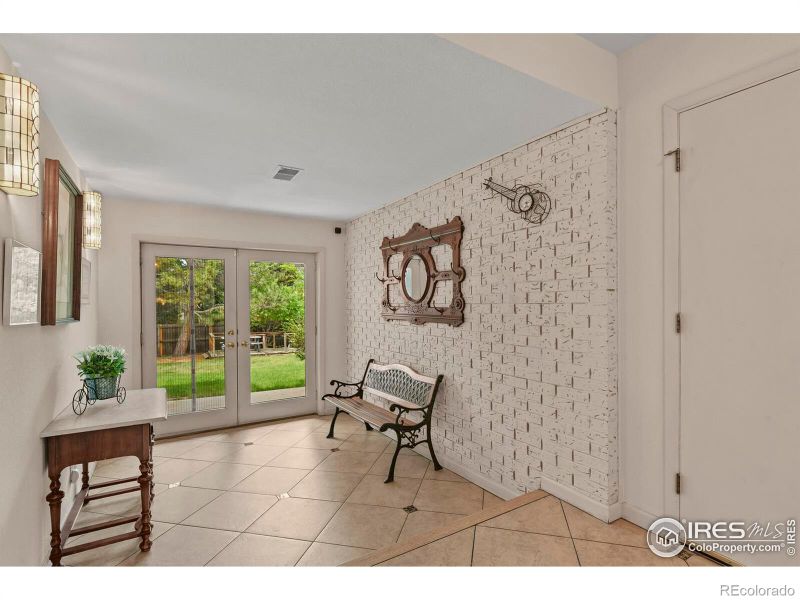 2450 S Moline Way, Aurora, CO 80014