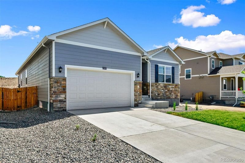 829 Crest St, Lochbuie, CO 80603