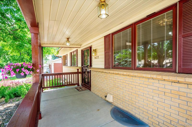 1477 S Ward St, Lakewood, CO 80228