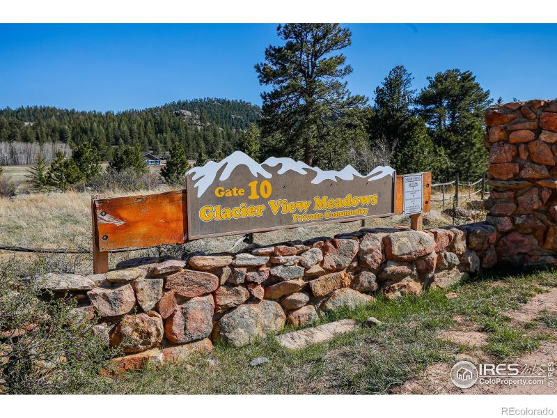 837 Mount Champion Dr, Livermore, CO 80536