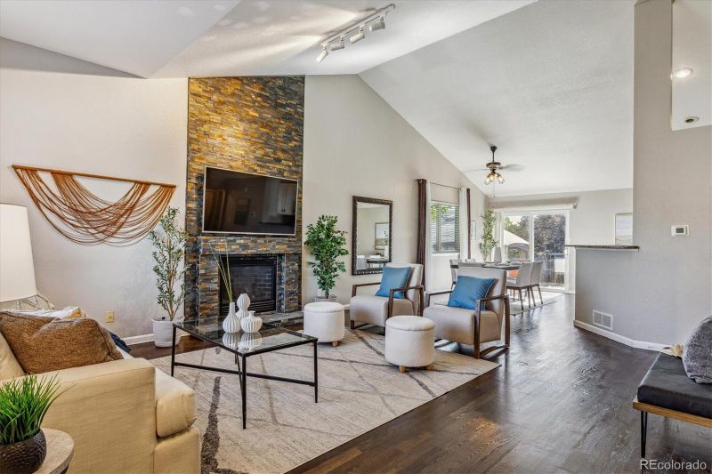 2326 S Genoa St, Aurora, CO 80013