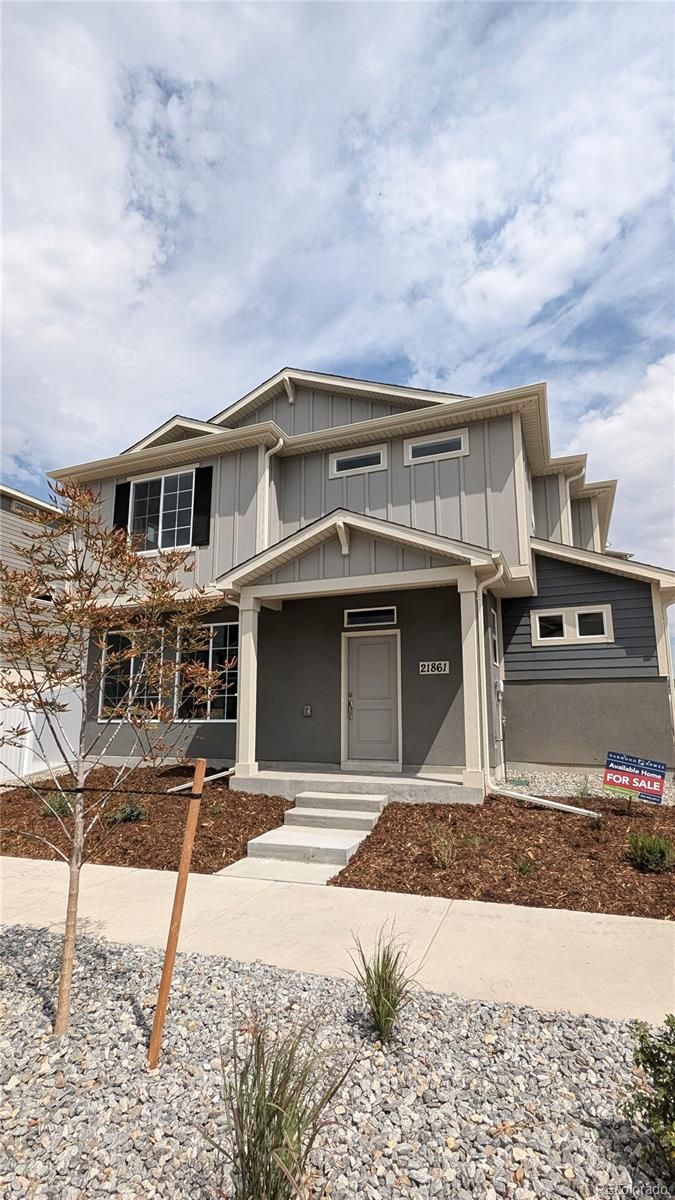 21861 E 38th Pl, Aurora, CO 80019