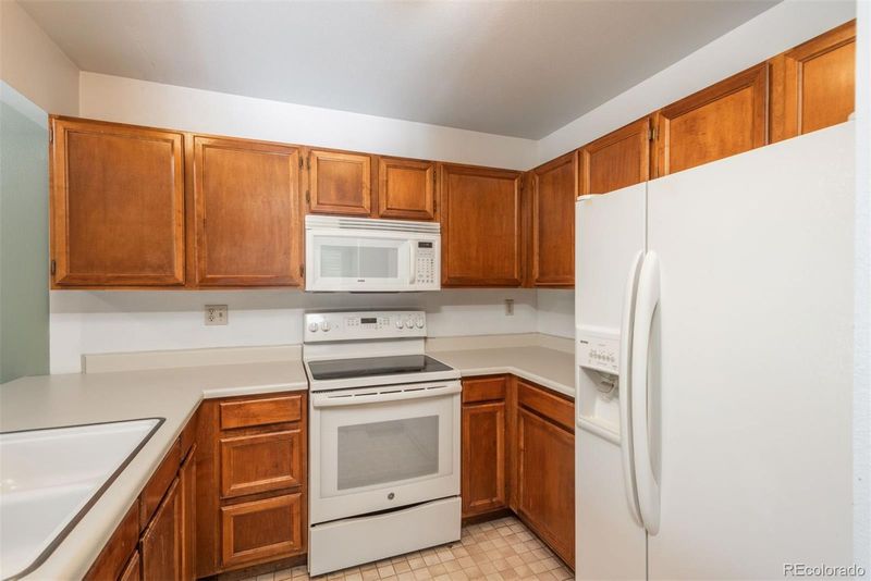 19869 E Brunswick Dr, Aurora, CO 80013