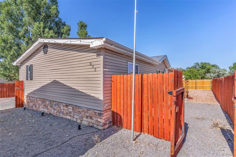 892 S Cellini, Pueblo, CO 81007
