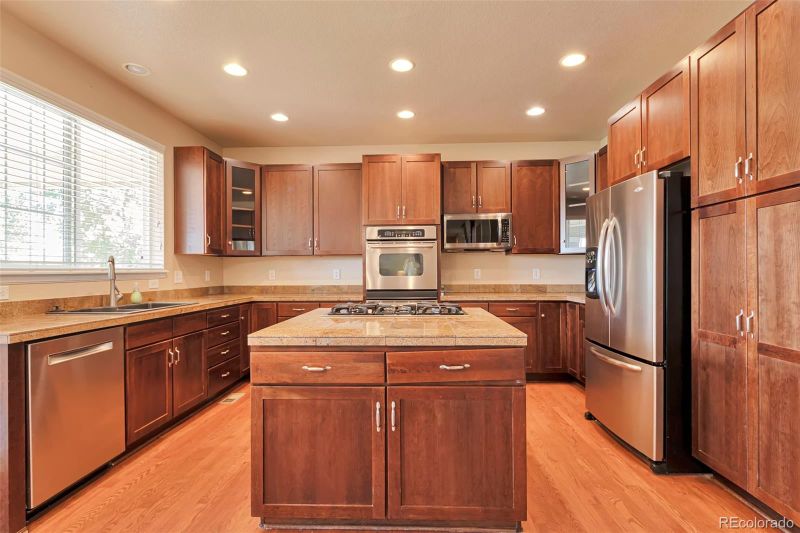 5898 S Duquesne Ct, Aurora, CO 80016