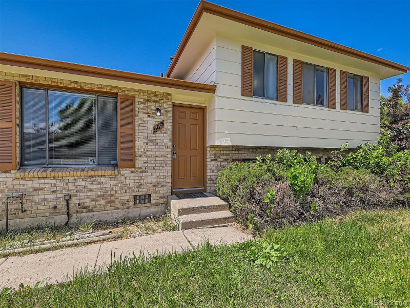 905 S Ventura Ct, Aurora, CO 80017