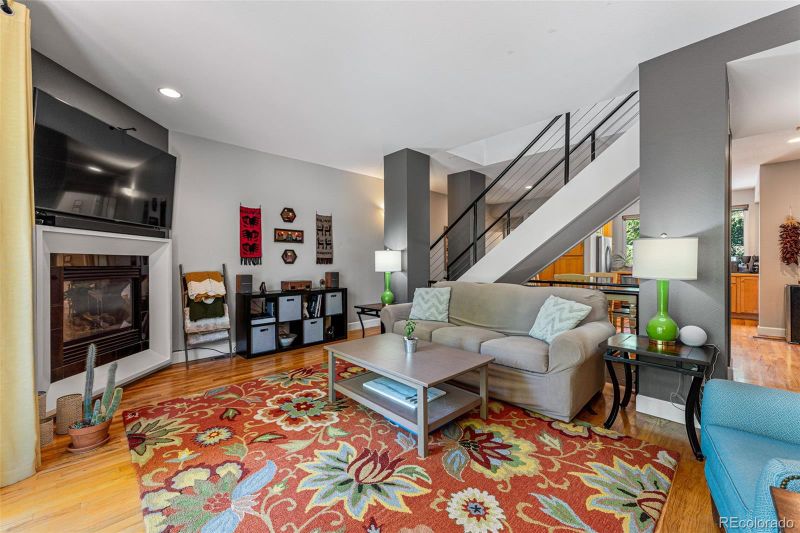 1627 N Franklin St, Denver, CO 80218