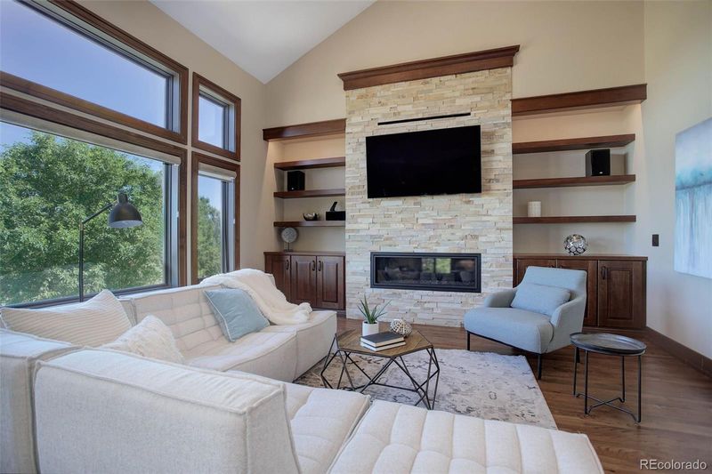 1071 Phipps Pl, Highlands Ranch, CO 80126