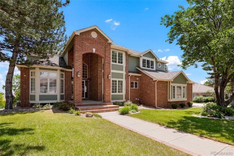 7052 Secrest Ct, Arvada, CO 80007