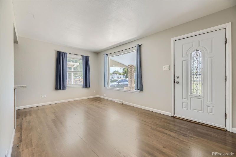960 Grove St, Denver, CO 80204