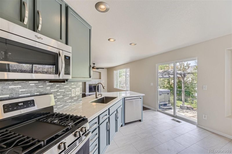 5085 S Himalaya Ct, Aurora, CO 80015