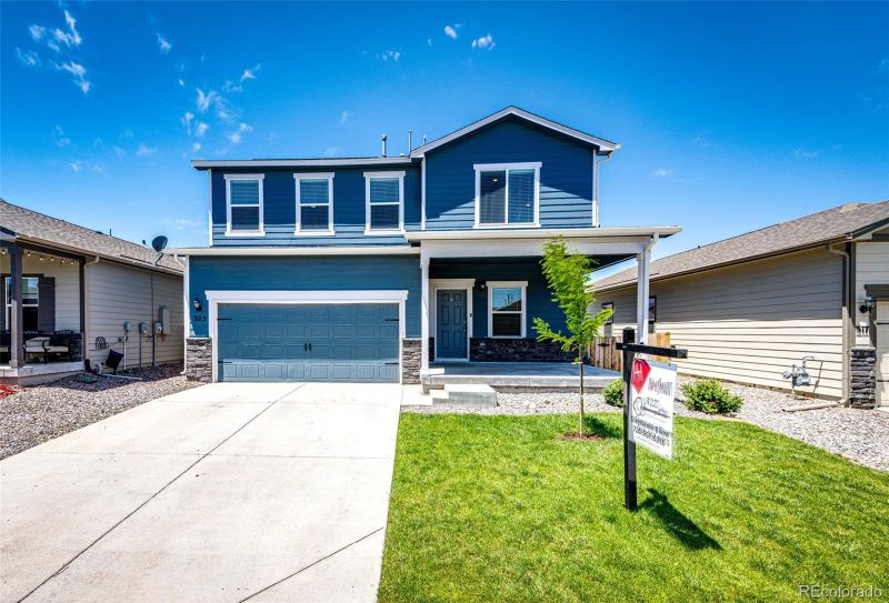 323 Maple St, Bennett, CO 80102