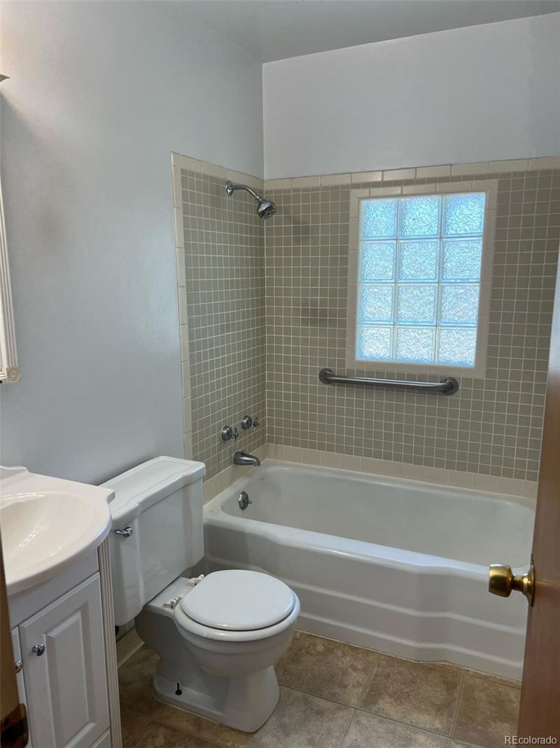 10100 W 41st Ave, Wheat Ridge, CO 80033